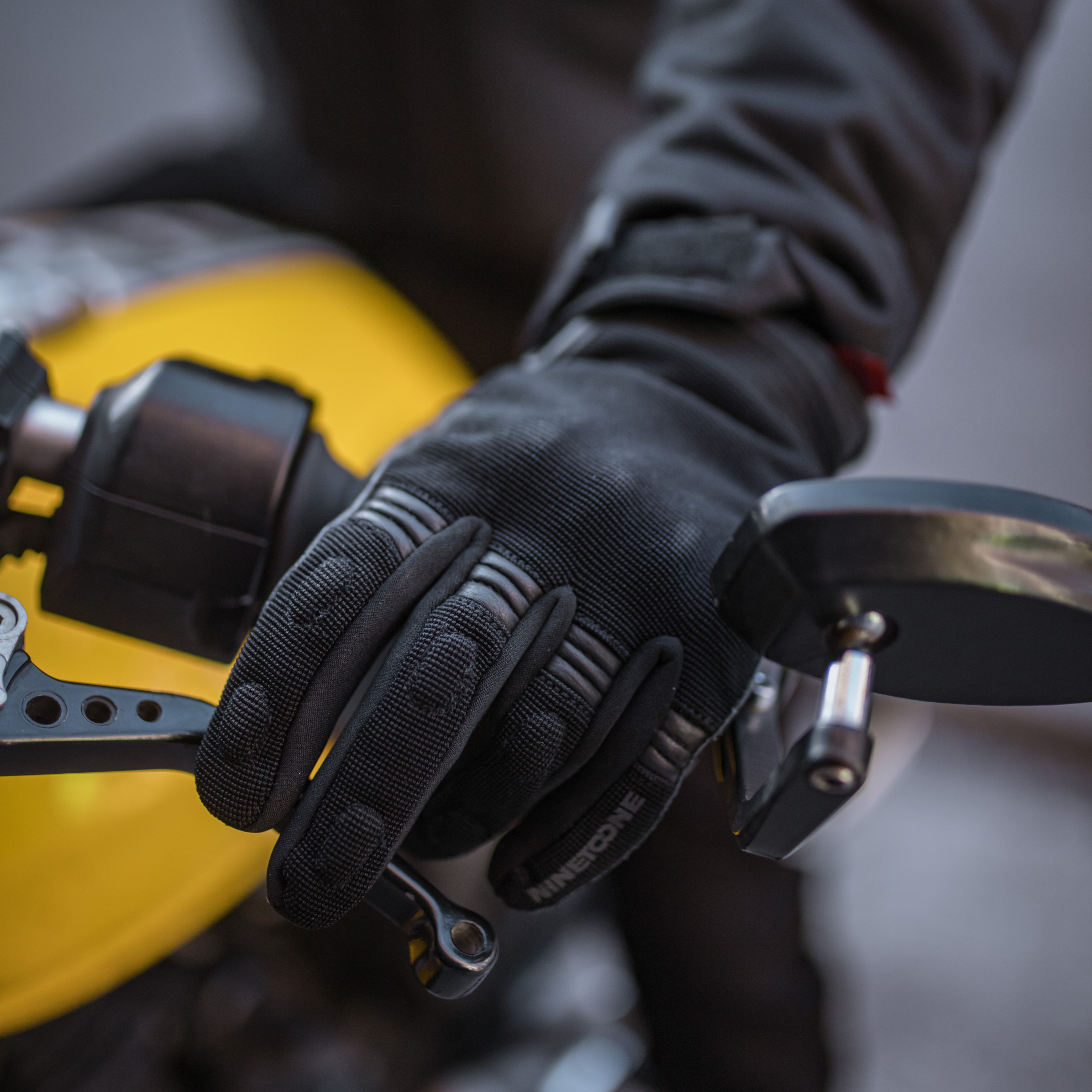 Guantes NTO Urban Evo II Hombre Negro